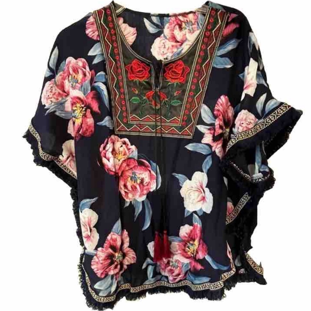 Floral Poncho Top Rose Embroidered Fringe Lightweight Boho Size S/M Small Medium